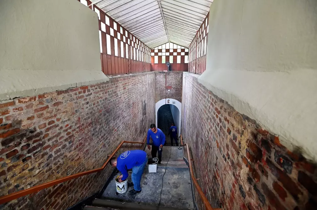 Após depredação e crime, túnel de pedestres que liga o Centro à Vila Industrial será reaberto